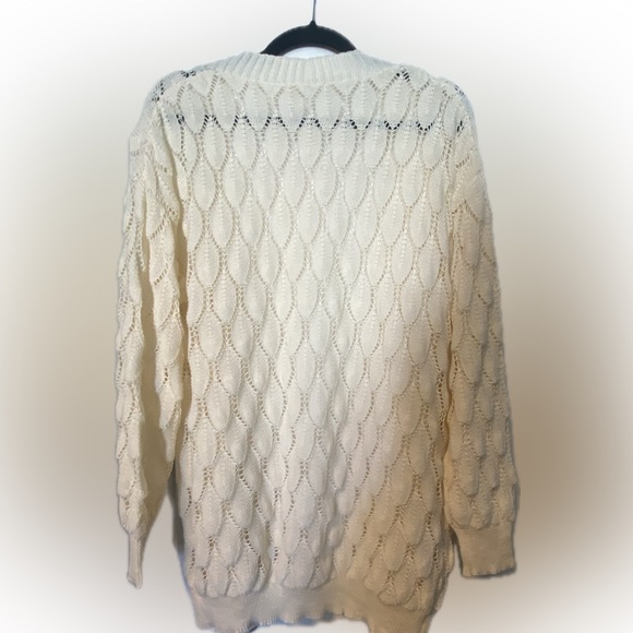 Generously sized medium sweater Cupshe brand . Nwt - Picture 2 of 3